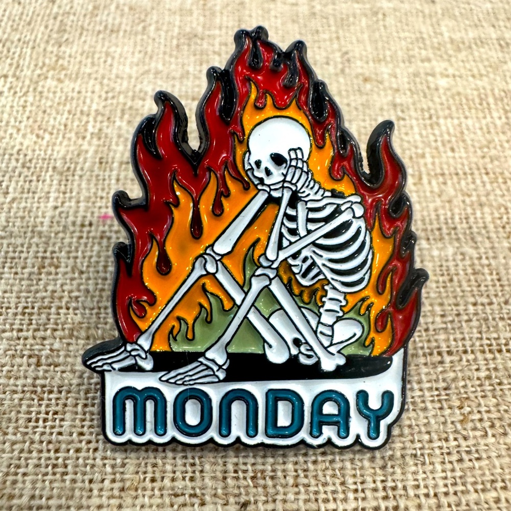 New Skeleton Related Pins - you choose - Picture 3 of 7